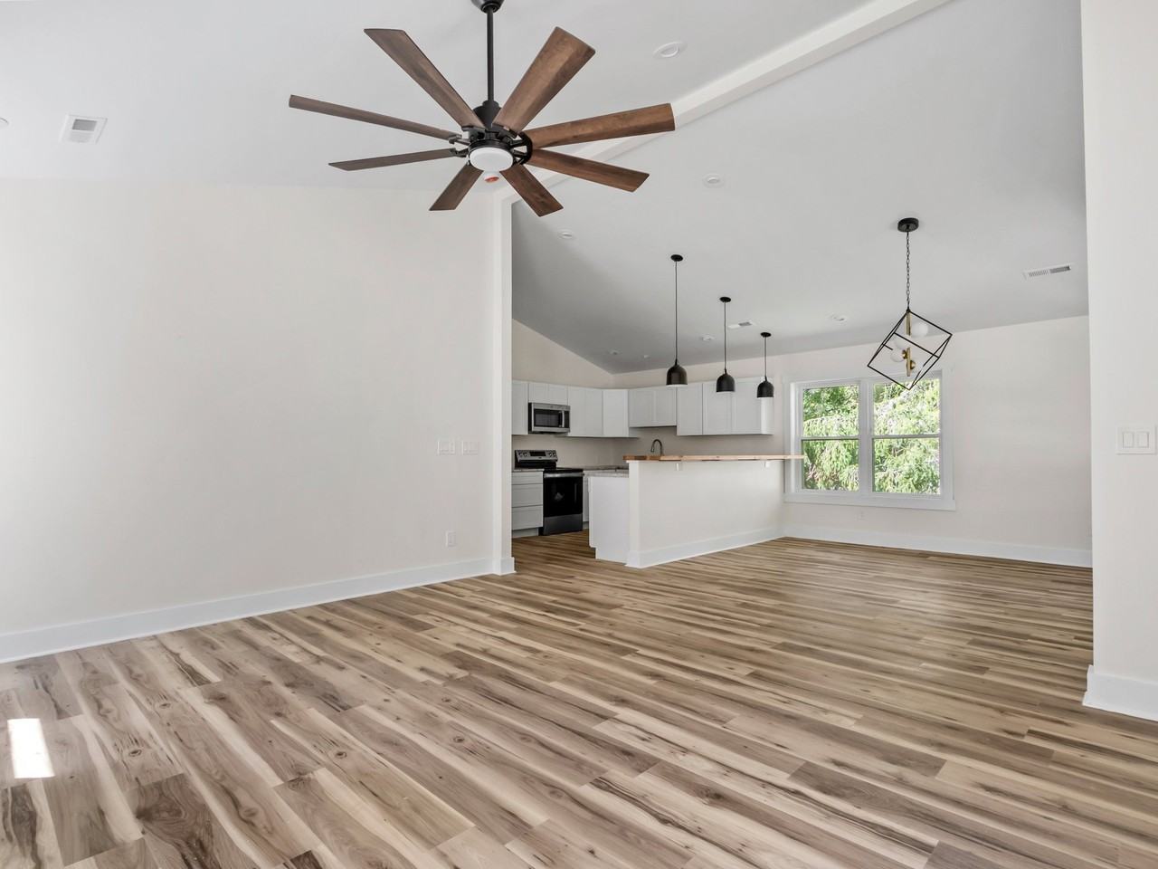 49 Willow Creek Dr - Photo 2 of 16