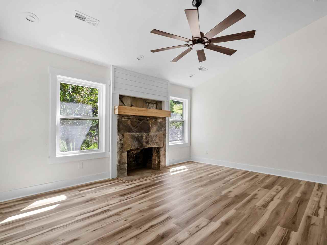 49 Willow Creek Dr - Photo 3 of 16
