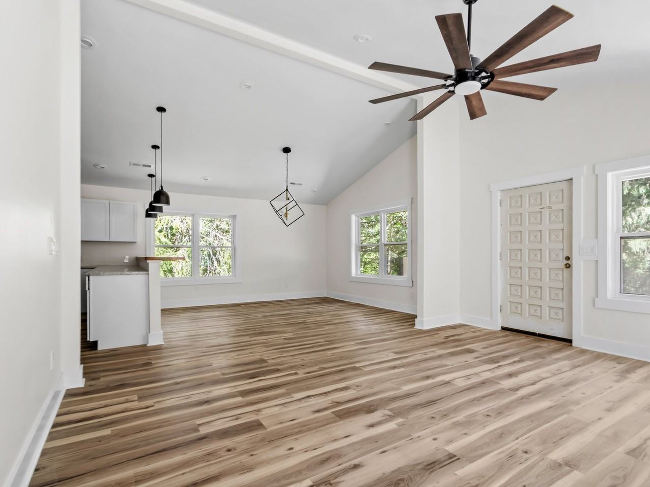 49 Willow Creek Dr - Photo 4 of 16