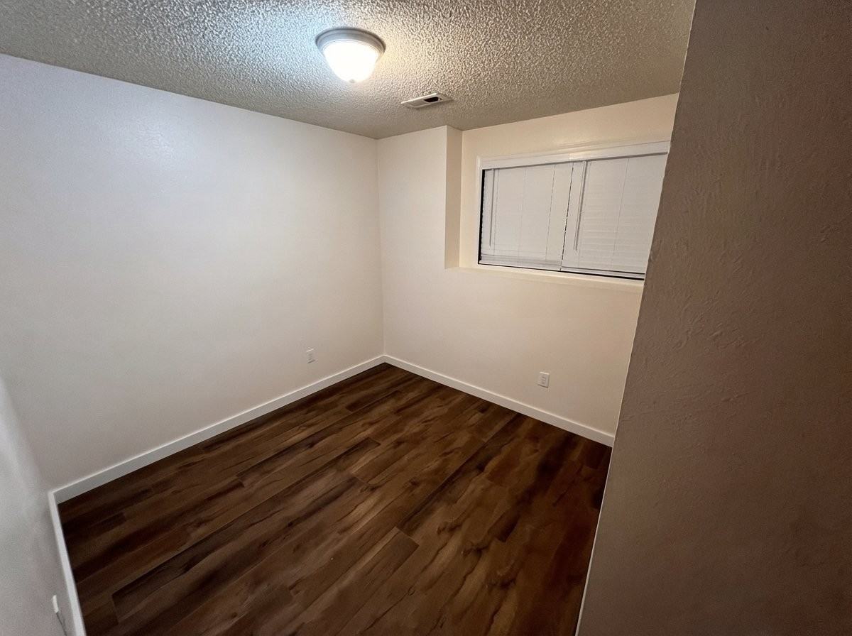 127 Se Kelly Ave - Photo 7 of 10