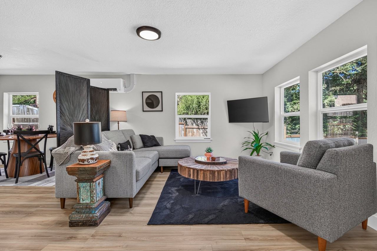1516 Talent Ave - Photo 3 of 14