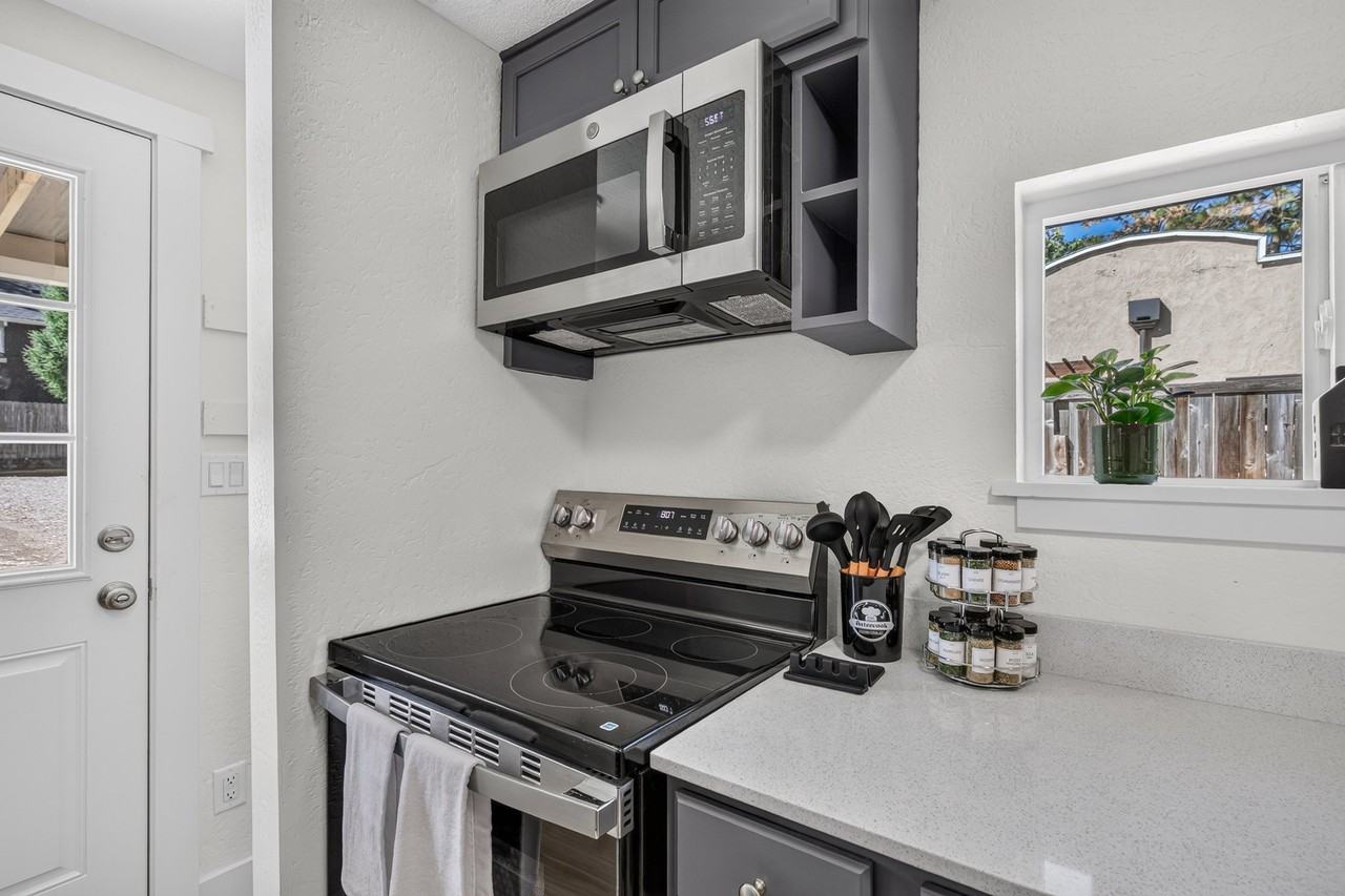 1516 Talent Ave - Photo 6 of 14