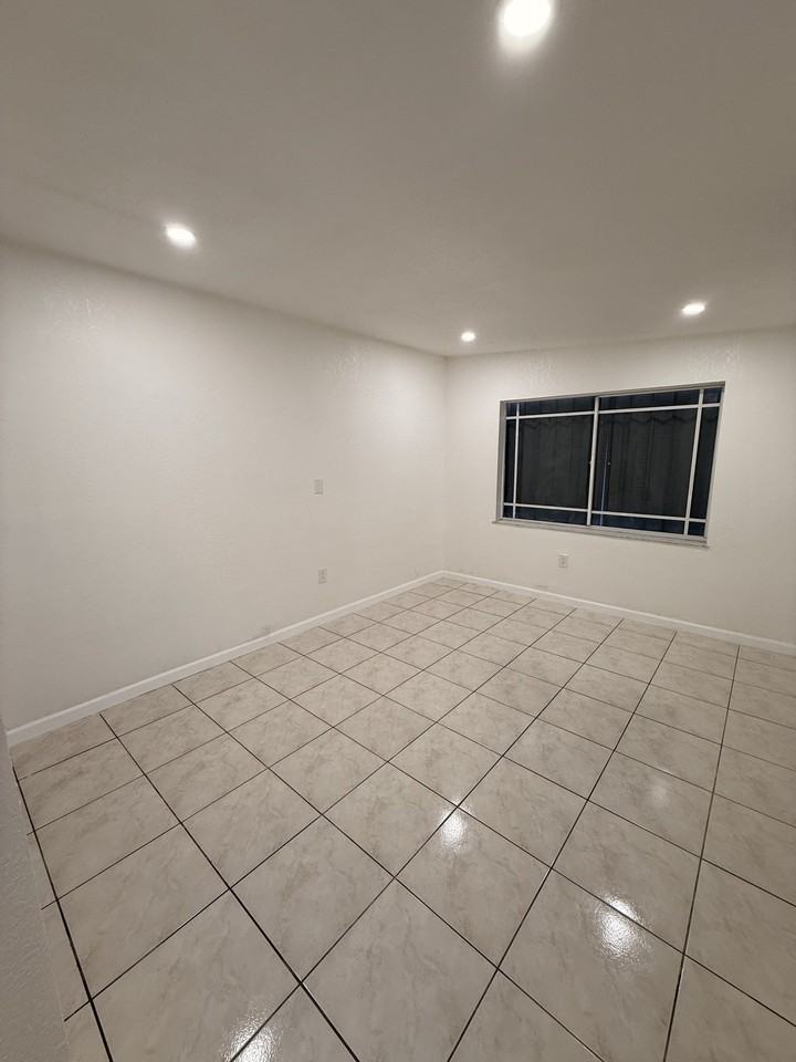 10424 Swst - Photo 3 of 7