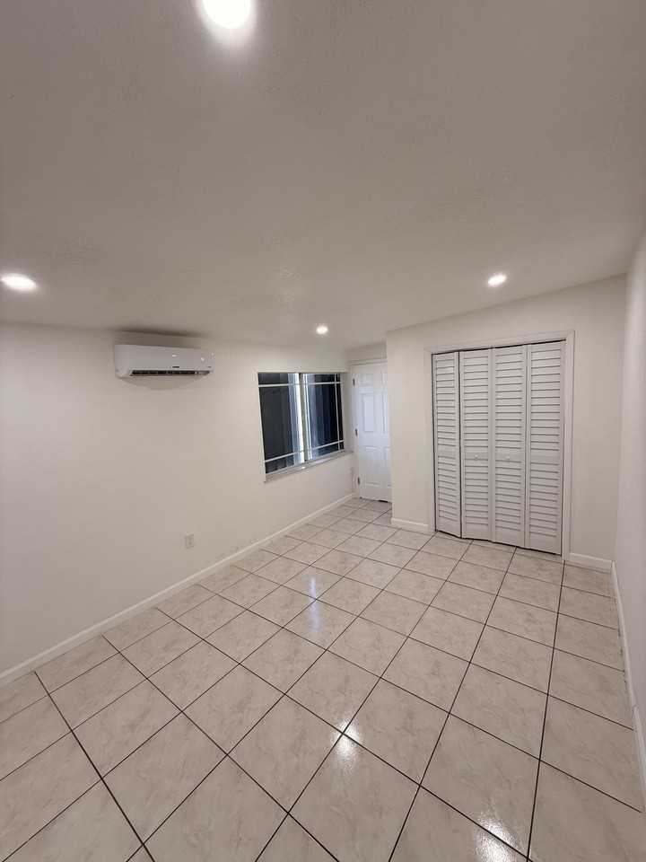 10424 Swst - Photo 4 of 7