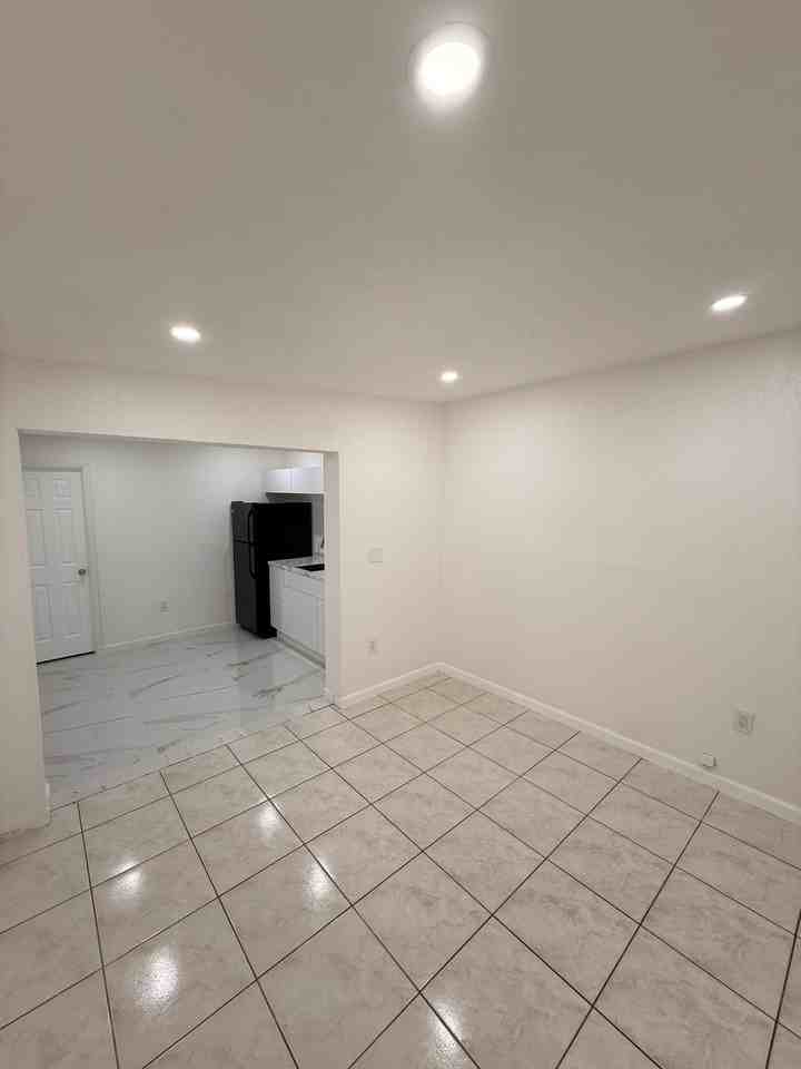 10424 Swst - Photo 5 of 7
