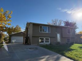 featured image of 1689 Larson Dr