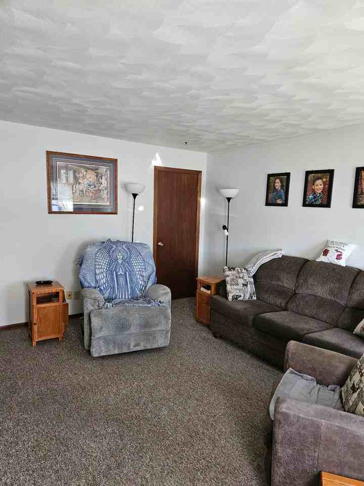 309 5th St - Photo 3 of 8