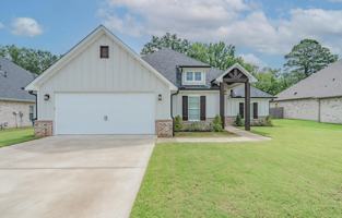 featured image of 807 Redwing Way