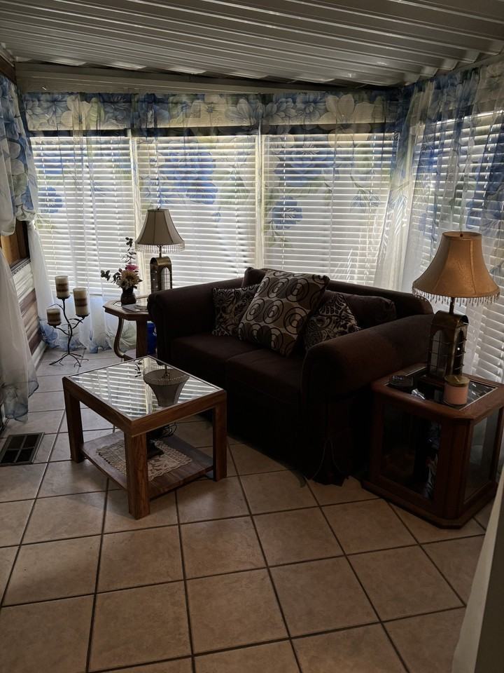 1295 S Cawston Ave - Photo 2 of 7