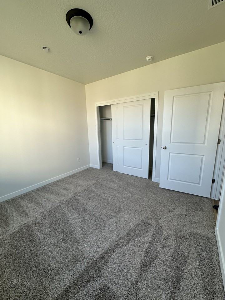 741 Westsouth - Photo 3 of 7