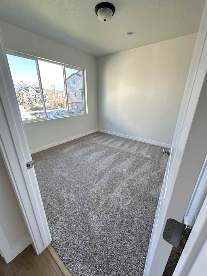 741 Westsouth - Photo 4 of 7