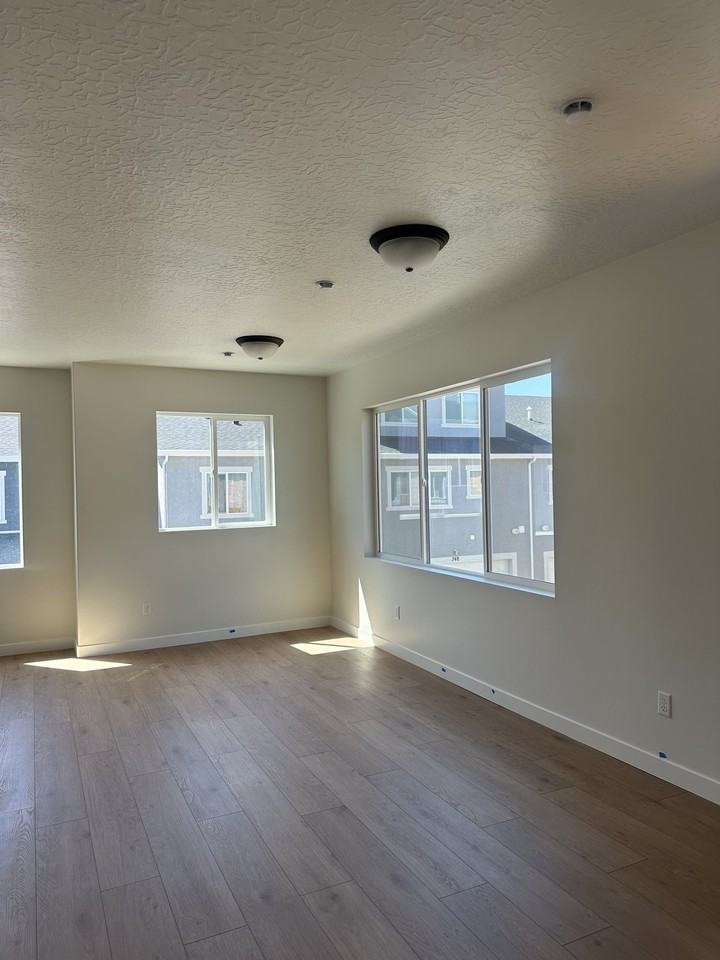 741 Westsouth - Photo 6 of 7