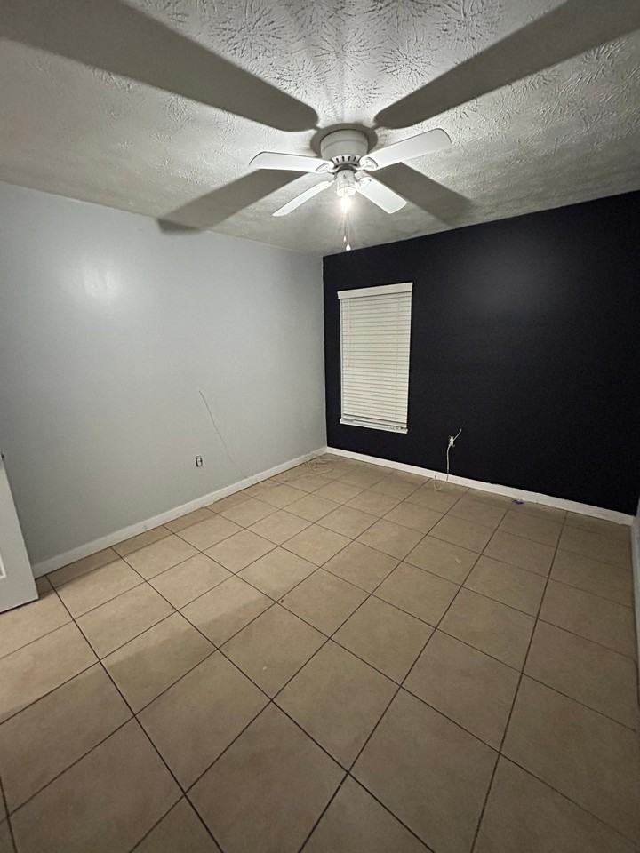 644 Pineville Ln - Photo 4 of 11
