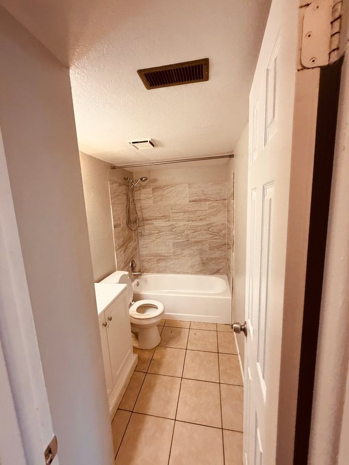 3310 Cochran Dr #B - Photo 3 of 10