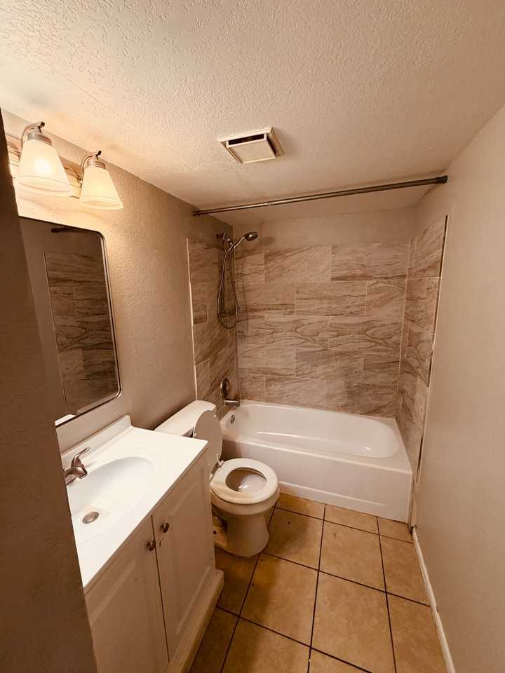 3310 Cochran Dr #B - Photo 4 of 10