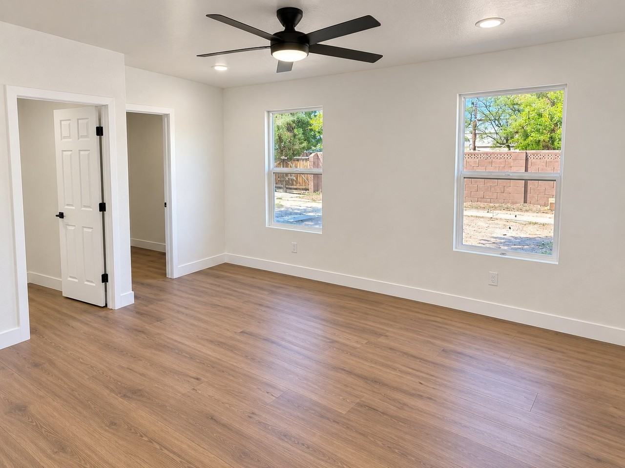 10244 N 18th Ave - Photo 3 of 18