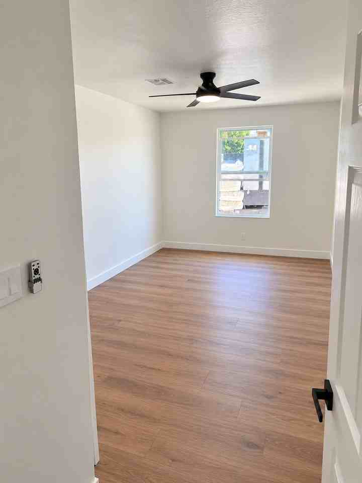 10244 N 18th Ave - Photo 7 of 18