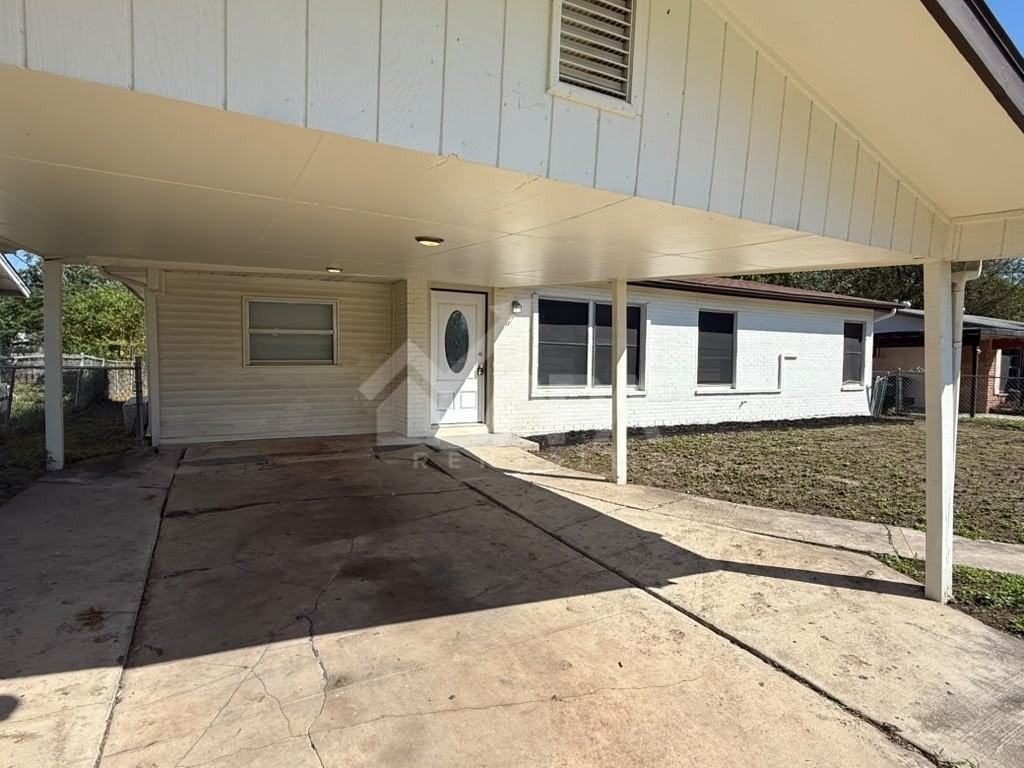 7419 Buckboard Ln - Photo 3 of 20
