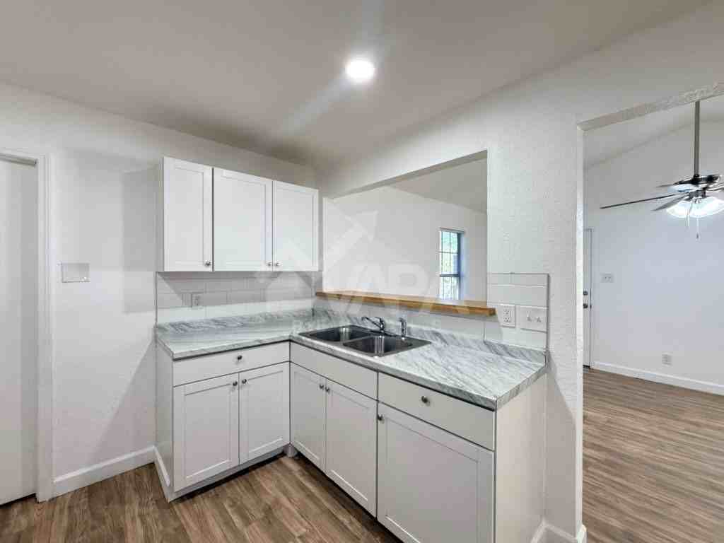 7419 Buckboard Ln - Photo 7 of 20