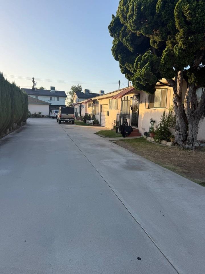 12623 Barlin Ave #H - Photo 3 of 17