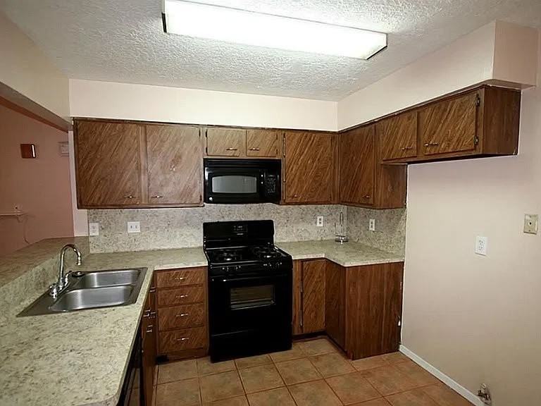9446 Chartermoss Cir - Photo 4 of 12