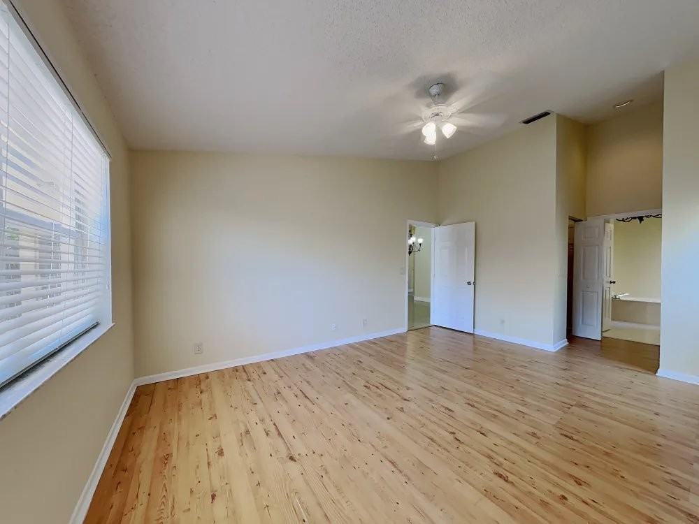 1054 Sw Coleman Ave - Photo 5 of 7