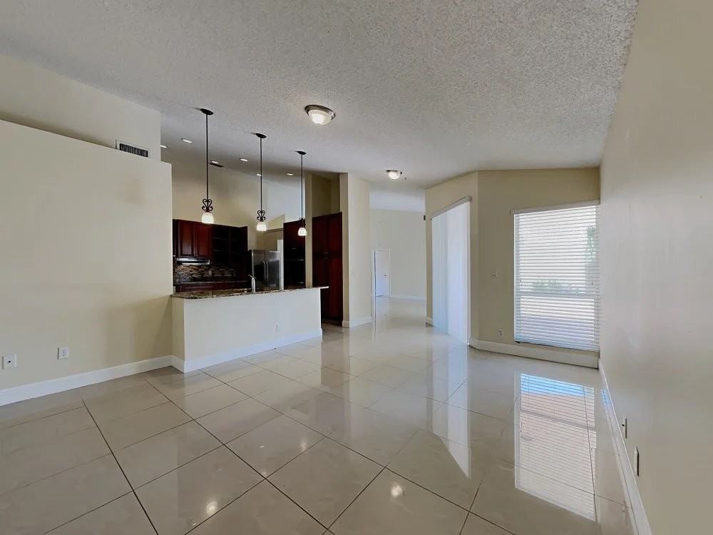 1054 Sw Coleman Ave - Photo 7 of 7