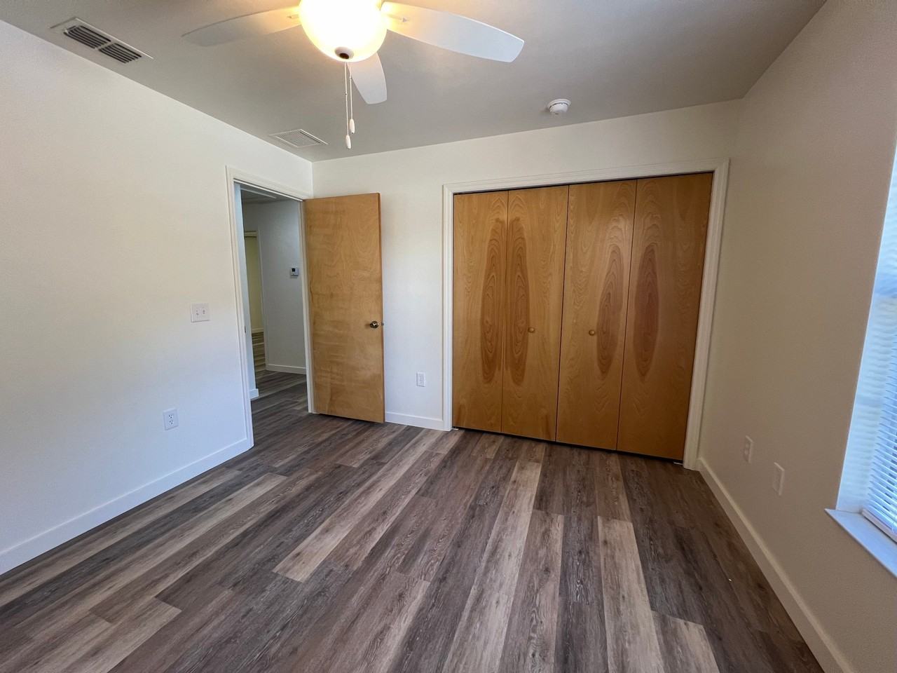1427 N Paris St #B - Photo 5 of 14