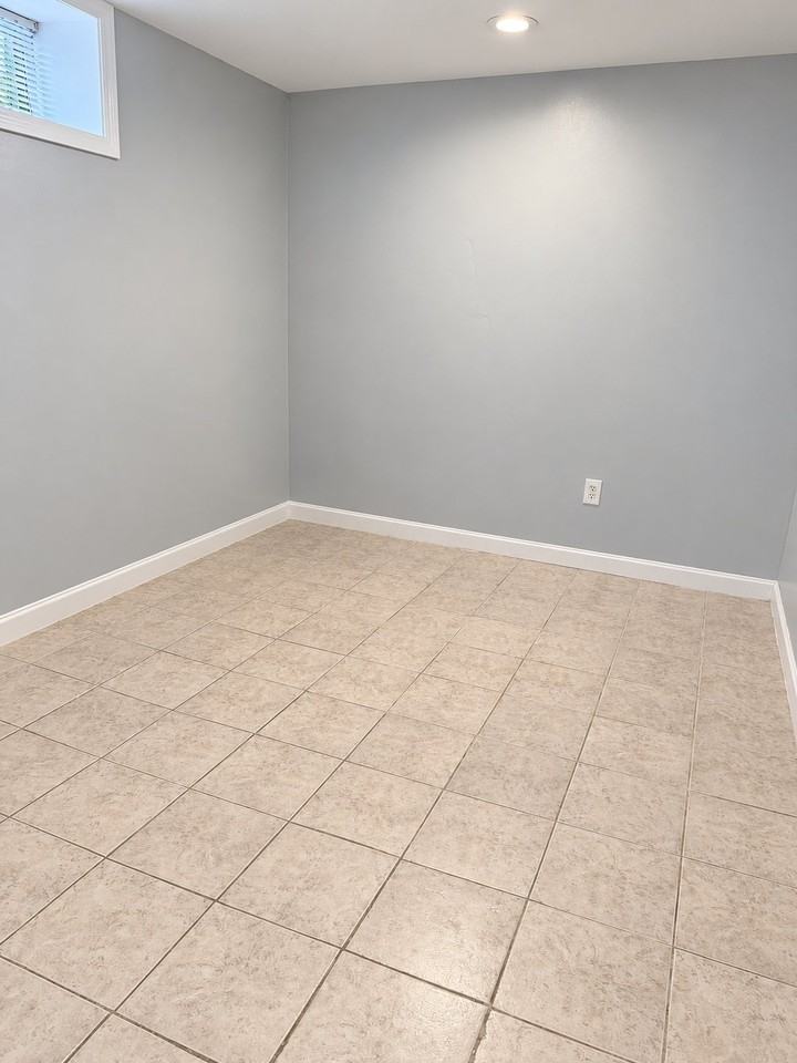 118 Francis Ave - Photo 3 of 8