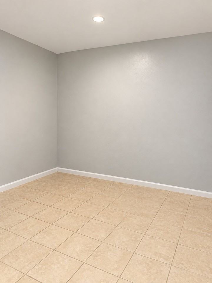 118 Francis Ave - Photo 5 of 8