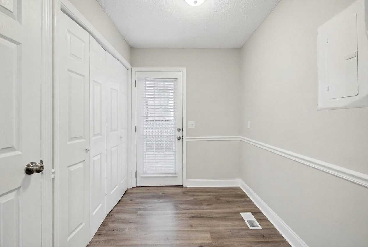 101 Heathcote Ct - Photo 5 of 12