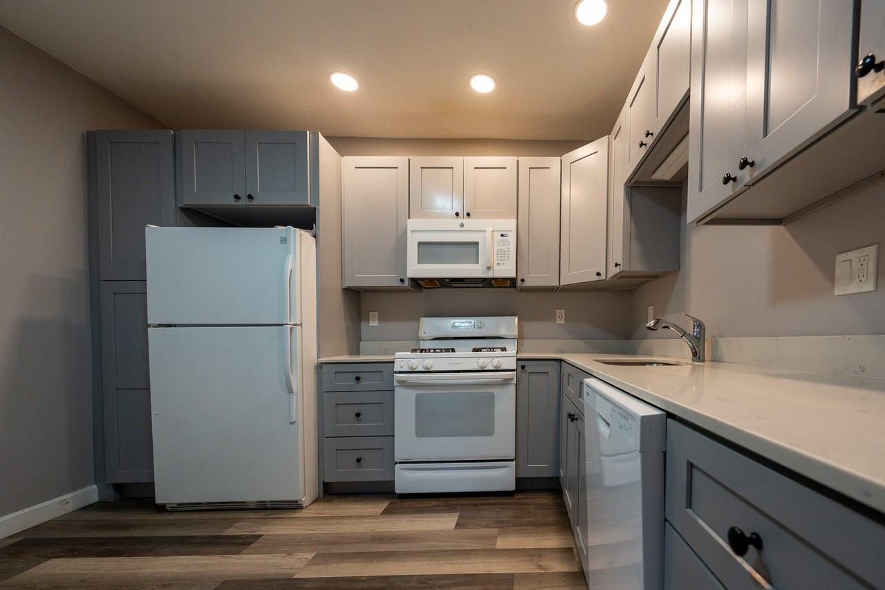 92 Glendale St #1 - Photo 3 of 13
