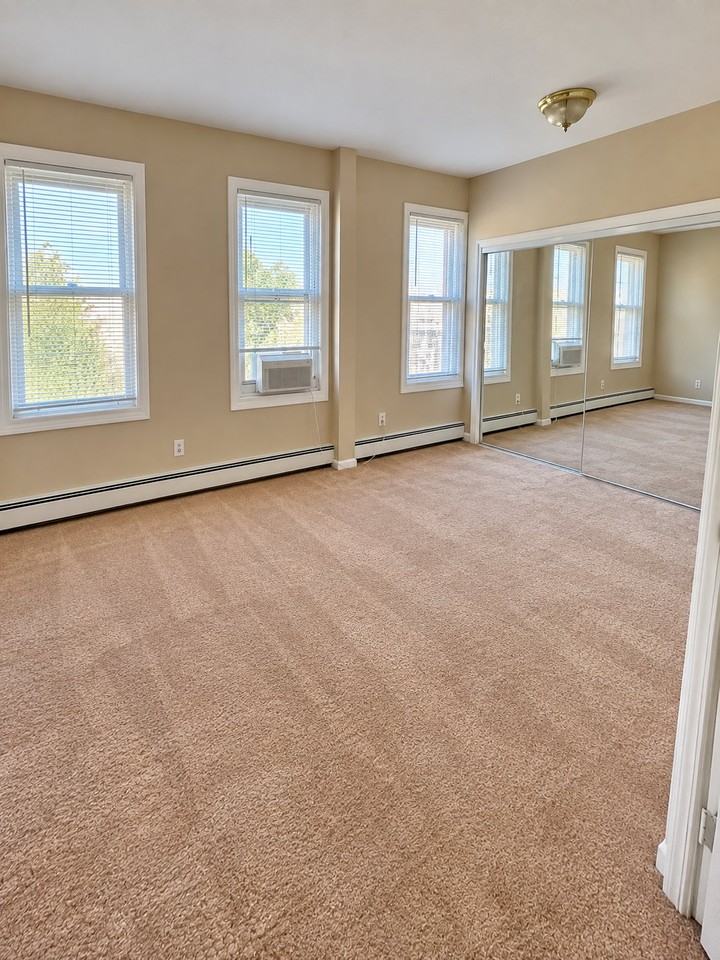 120 Mallory Ave #2 - Photo 5 of 11