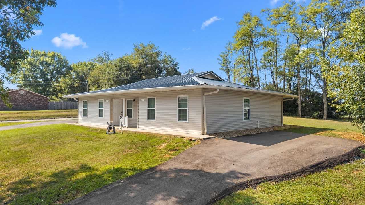 814 Gaston St - Photo 3 of 20