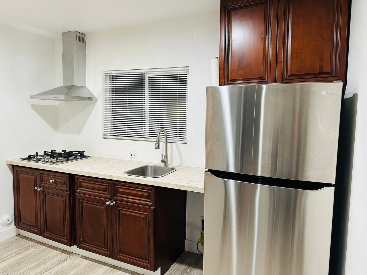 2707 Cridge St - Photo 3 of 8