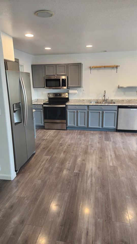 2482 E 110th Pl - Photo 3 of 18