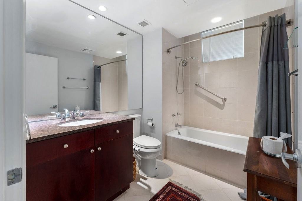 675 E St Nw #230 - Photo 3 of 4