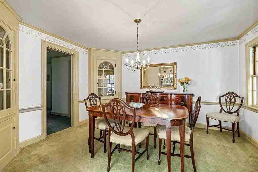 105 Faxon Park Rd - Photo 4 of 10