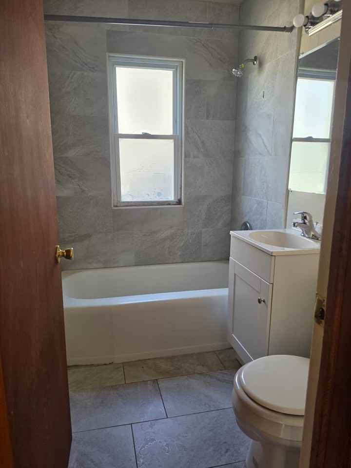 4548 N 76th St - Photo 5 of 10