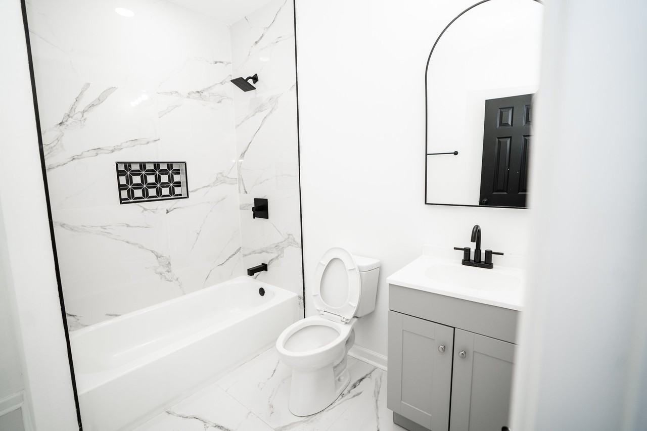 1325 S 52nd St - Photo 3 of 13