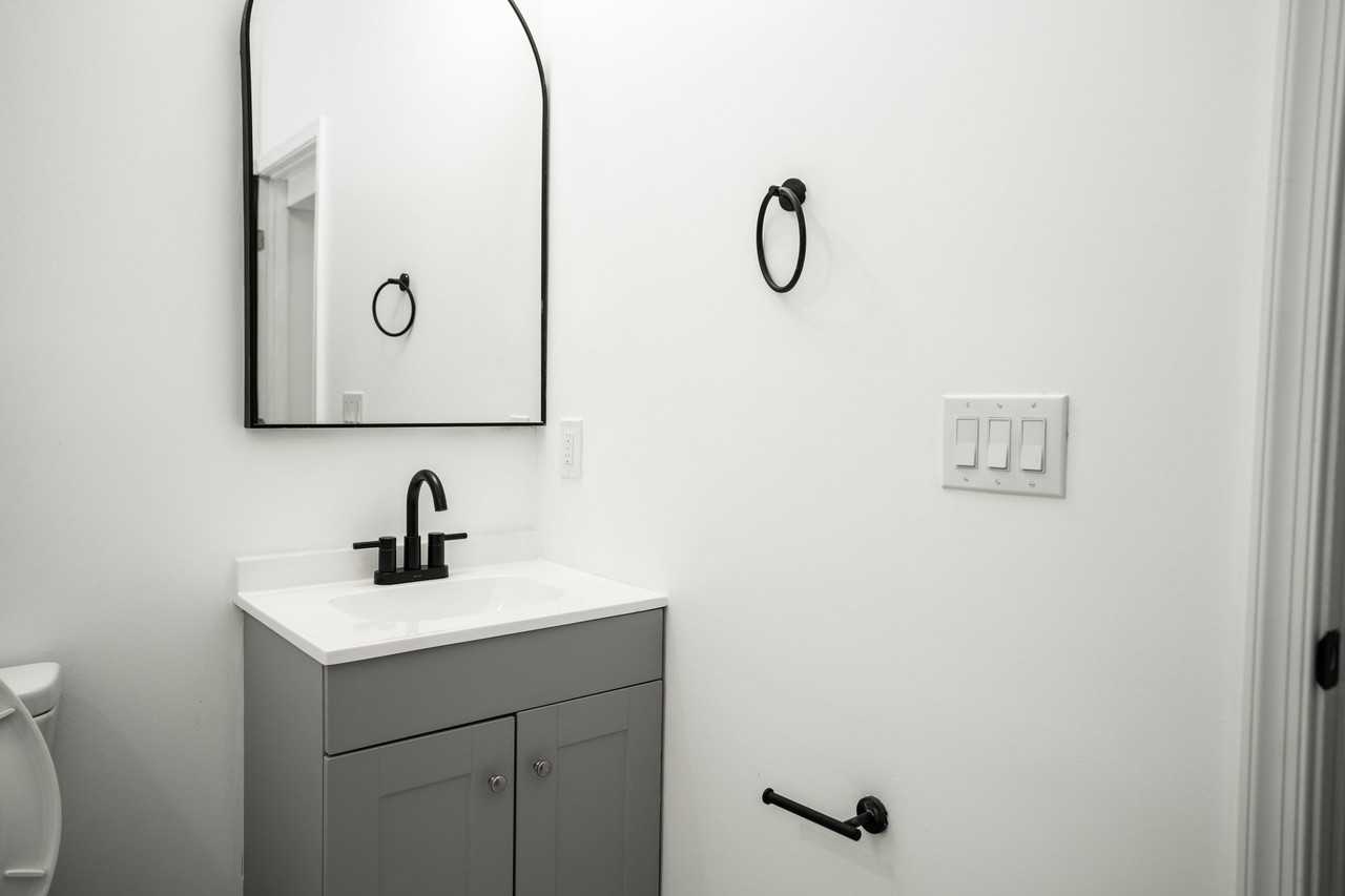 1325 S 52nd St - Photo 5 of 13