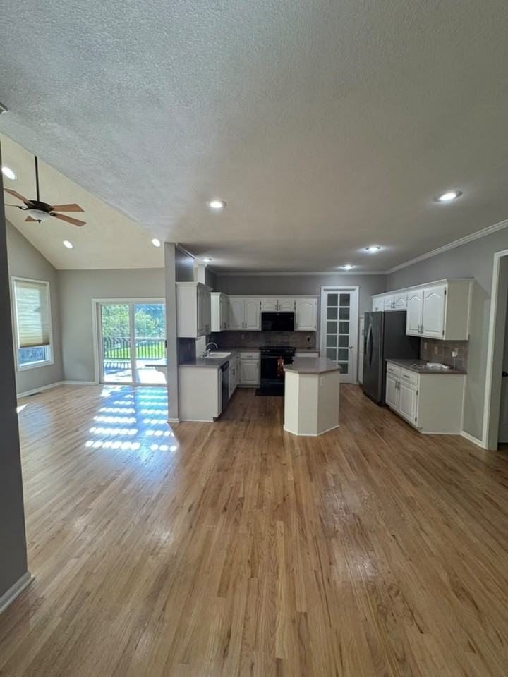 5605 W 157th Pl - Photo 4 of 20