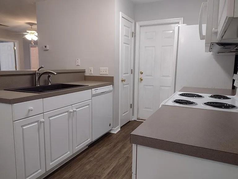 325 Apple Dr - Photo 5 of 19