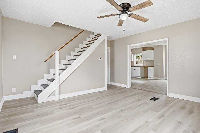 12 Jennings Ct - Photo 5 of 20