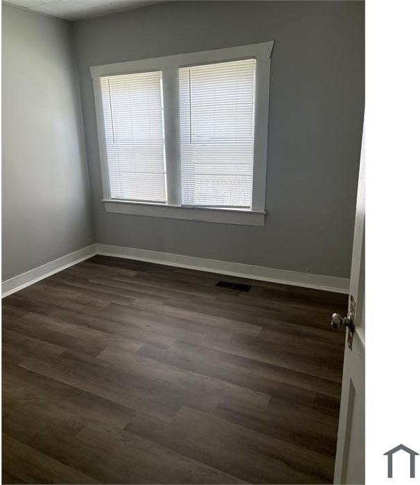 4305 Pulaski St - Photo 5 of 11