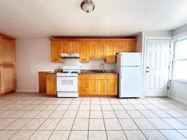 featured image of 34 Wakeman St #3