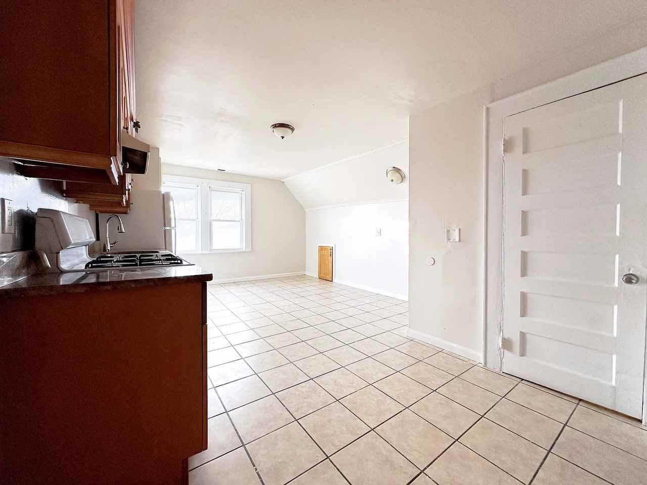 34 Wakeman St #3 - Photo 6 of 22
