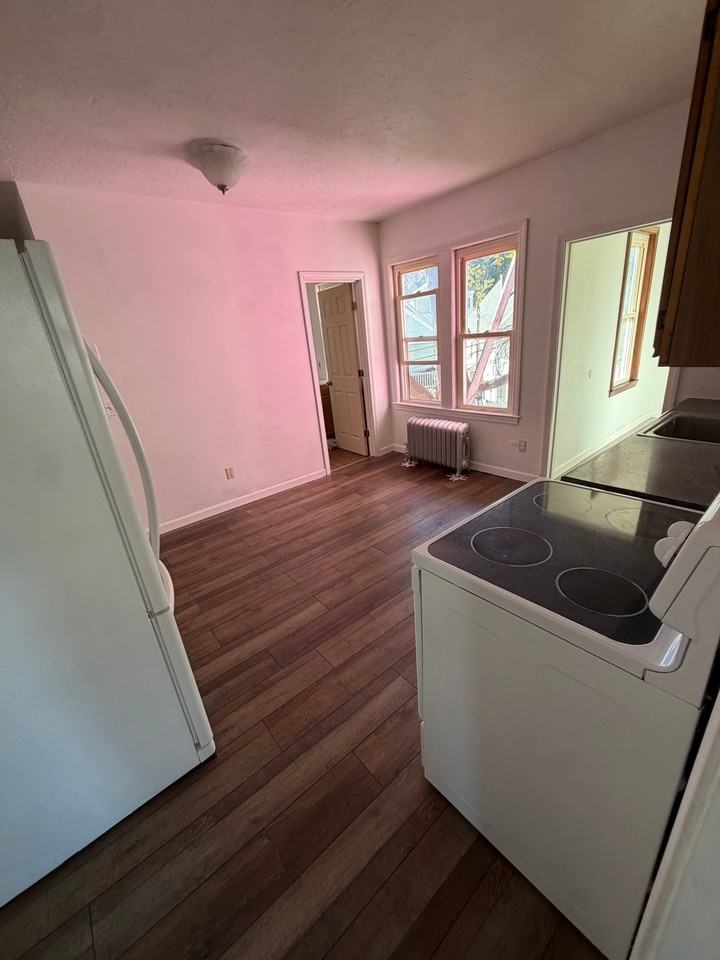 25 Woodbine St #2 - Photo 2 of 9
