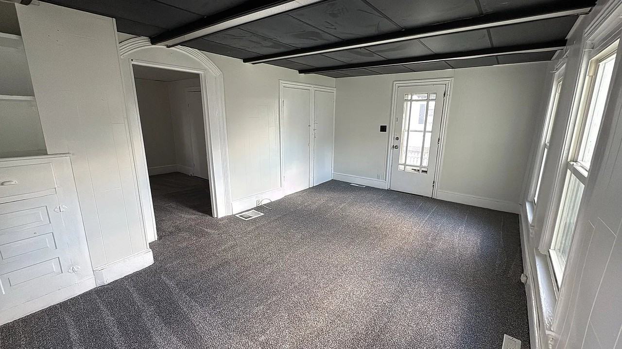 622 S 2nd St #2 - Photo 3 of 5