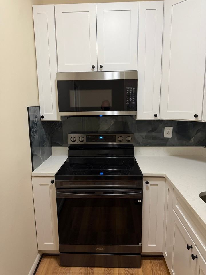 2310 Jefferson St - Photo 4 of 15